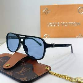Picture of Louis Vuitton Sunglasses _SKUfw76771349fw